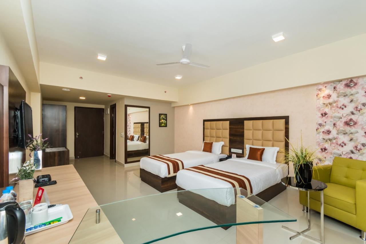 Capital O 10212 Hotel West Willows Xanadu 加尔各答 外观 照片