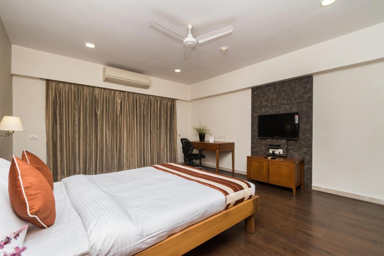 Capital O 10212 Hotel West Willows Xanadu 加尔各答 外观 照片