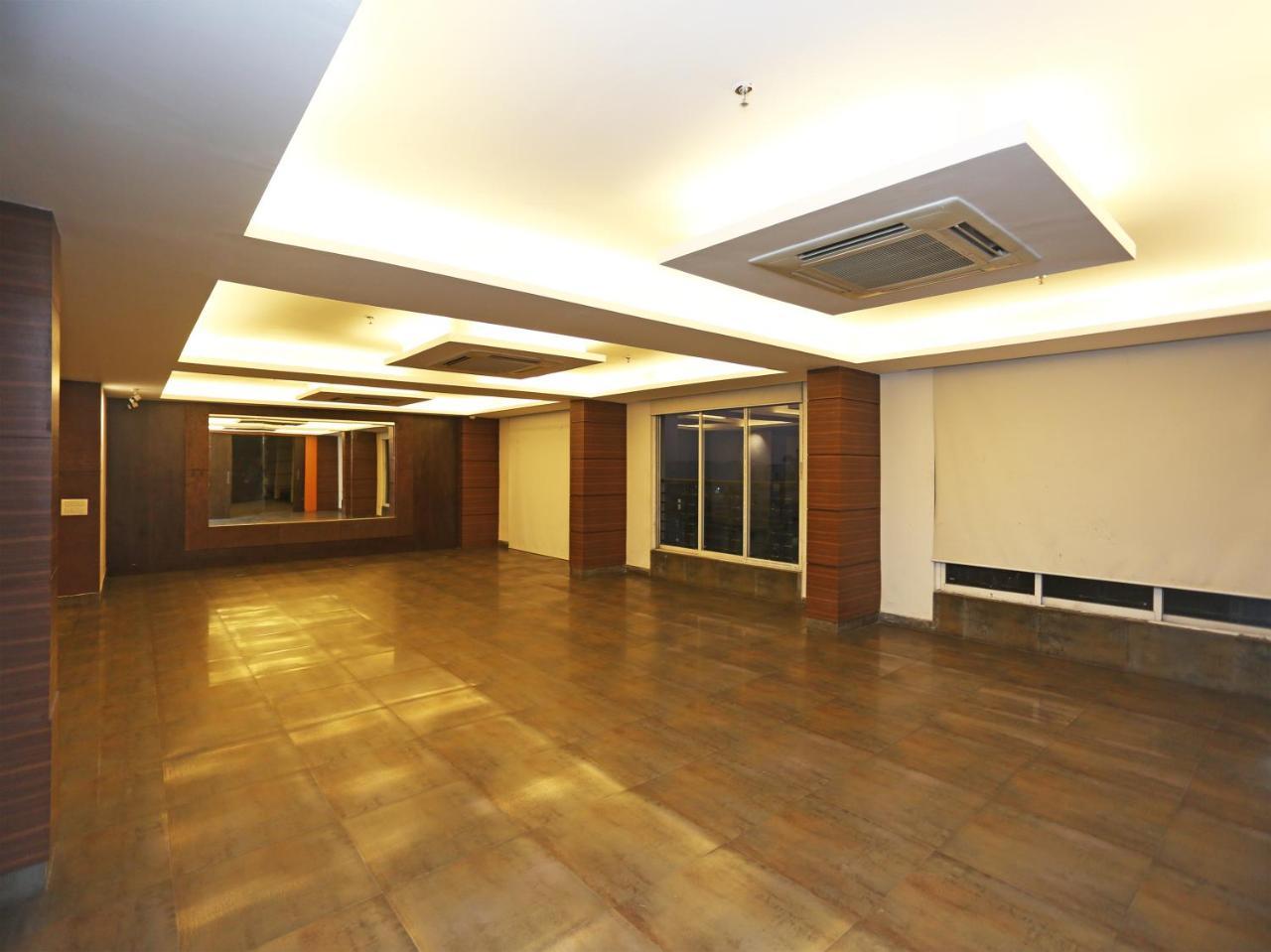 Capital O 10212 Hotel West Willows Xanadu 加尔各答 外观 照片