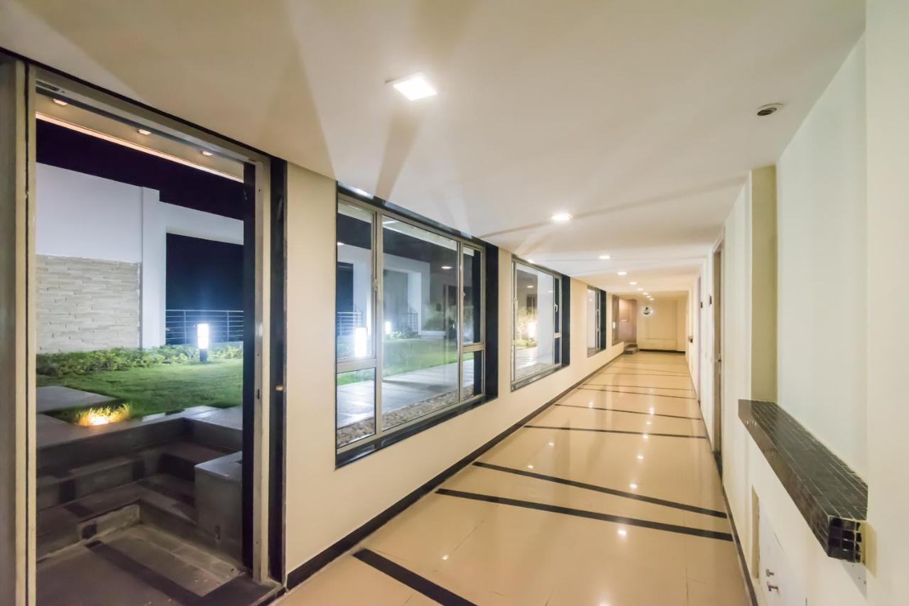 Capital O 10212 Hotel West Willows Xanadu 加尔各答 外观 照片