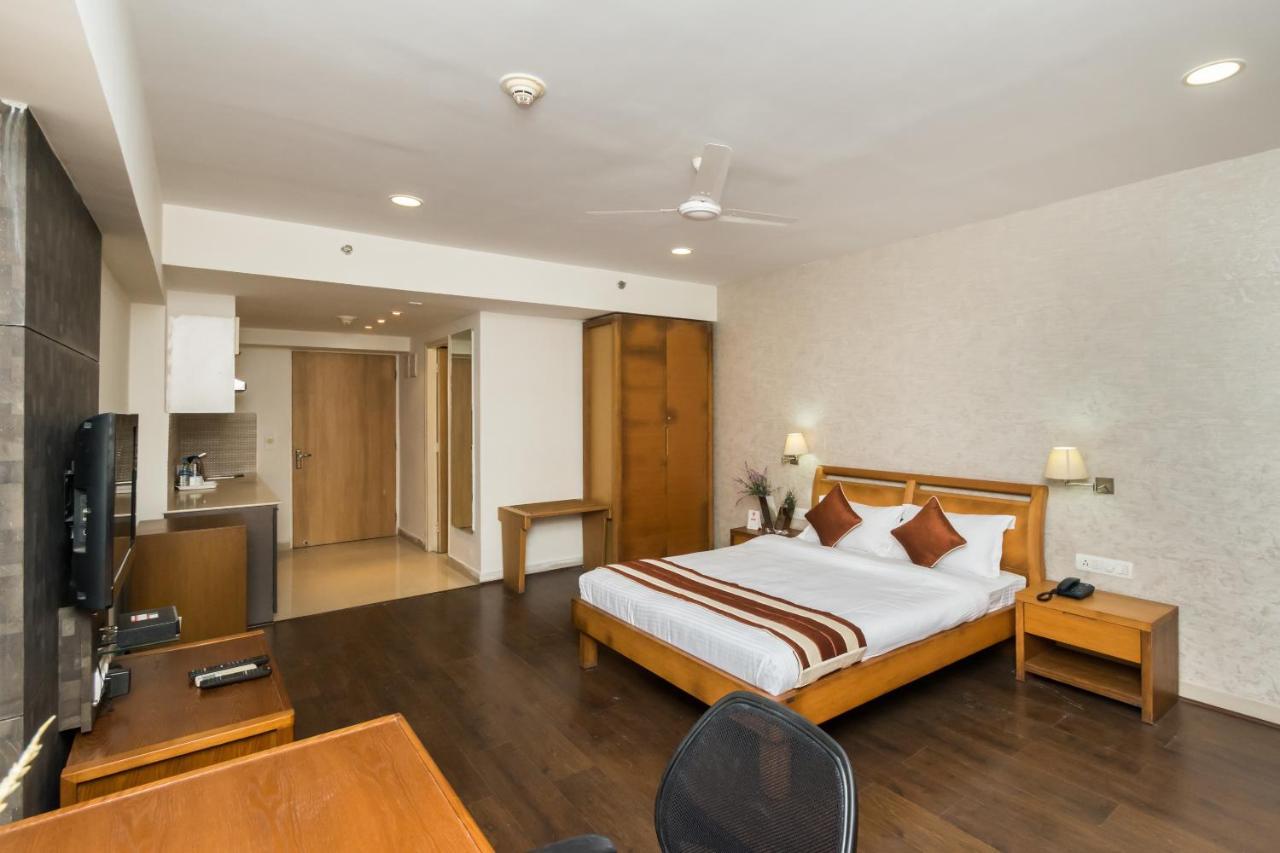Capital O 10212 Hotel West Willows Xanadu 加尔各答 外观 照片