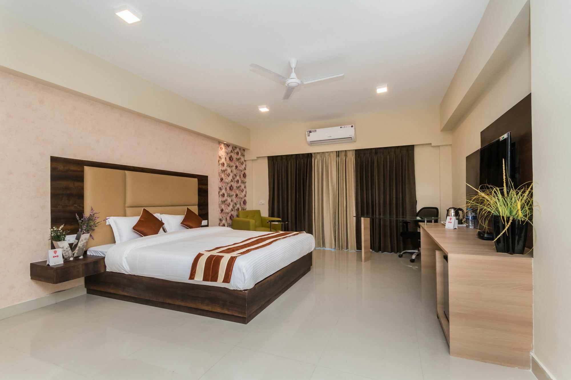 Capital O 10212 Hotel West Willows Xanadu 加尔各答 外观 照片
